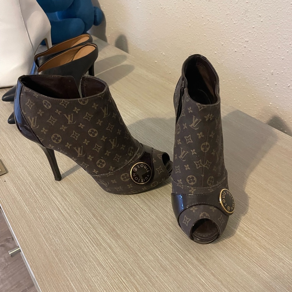 Louis Vuitton Brown Monogram Idylle Canvas & Patent Peep Toe